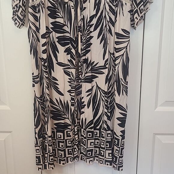 ANGIE Tropical print Maxi Tie Front Cardigan Kimono swim cover Black White Sz M - Picture 3 of 13